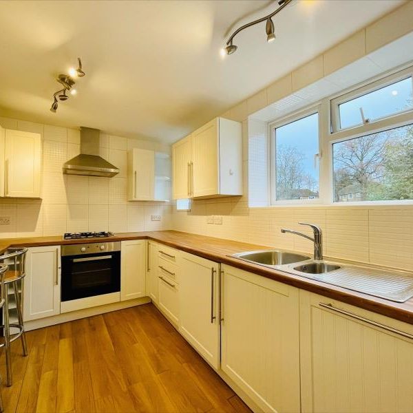 Station Parade, Virginia Water - 2 bedrooms Property for lettings - Seymours - Photo 1