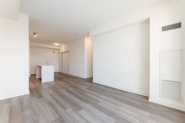 For Lease - 6 David Eyer Road Unit# 613, Richmond Hill, Ontario - Photo 1