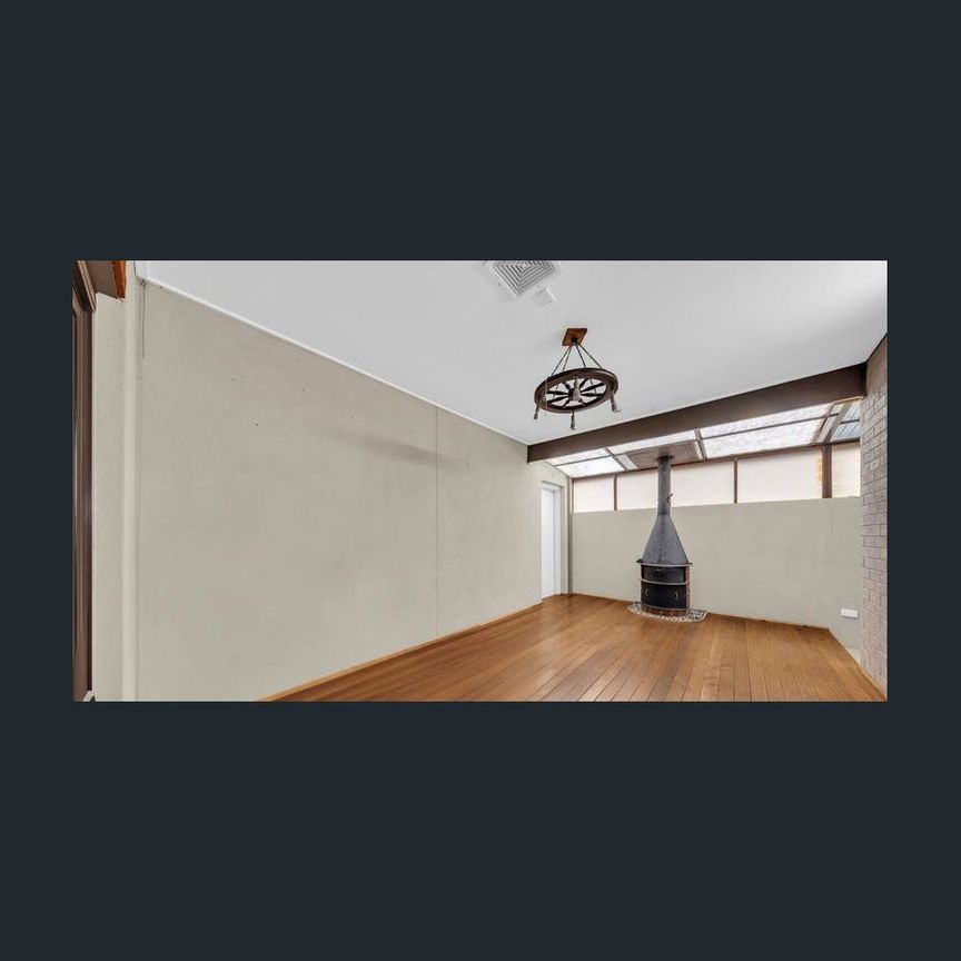 Stylish Family Living in Prime Williams Landing Location For Lease!! - Photo 1