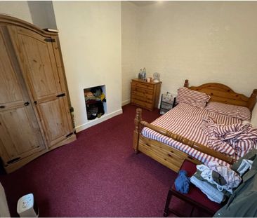 Room in a Shared House, Umberslade Road, B29 - Photo 1