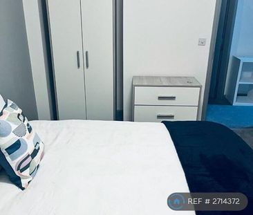 1 bedroom in a house share to rent - Photo 2