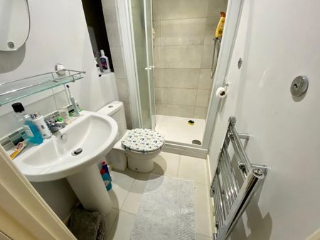 1 bedroom ground floor flat to rent - Photo 5