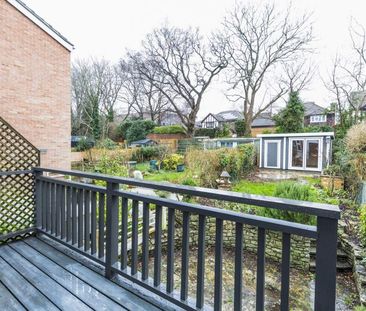 4 Bed House - Photo 2
