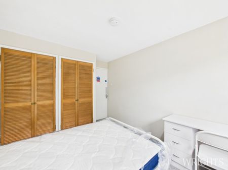 5 bedroom House - Roe Green Close, Hatfield - Photo 3