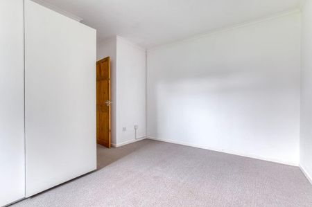 3 bedroom semi-detached bungalow to rent - Photo 3