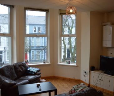 Apt 4-122 Eglantine Avenue, Belfast, BT9 6EU - Photo 1