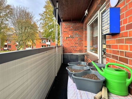 Gemütliche 2ZKB Dachgeschosswohnung mit EBK & Balkon in zentraler Sackgassenlage der Stadt Wiesmoor - Photo 5