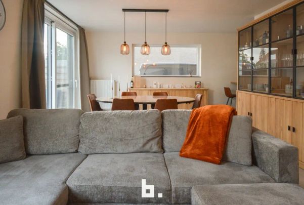 Gezellige nieuwbouwwoning met 3 slaapkamers en garage - Photo 1