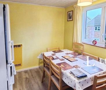 3 bedroom flat to rent - Photo 3