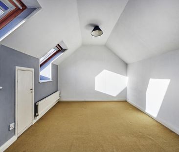 4 bedroom semi-detached house to rent - Photo 3