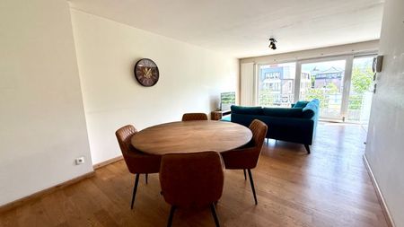 Centraal gelegen appartement met 2 slaapkamers - Photo 3