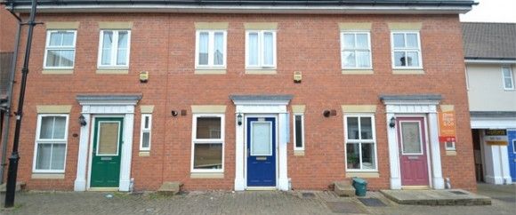 4 Bed - Hatcher Crescent, Colchester, Essex - Photo 1