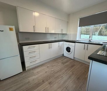 2 bedroom end of terrace house to rent - Photo 5