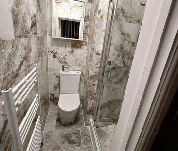 1 bedroom in a house share to rent - Photo 4