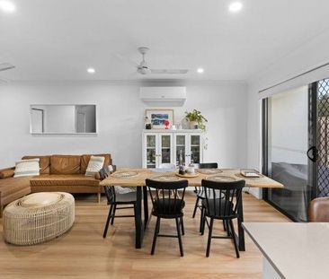 New Modern Spacious Townhouse - Photo 5