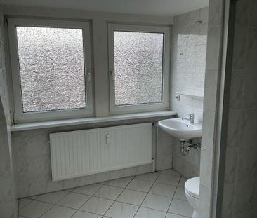 Schöne 2-Zimmer-Wohnung mit Tageslichtbad in Zeven. Ab sofort anmie... - Foto 1