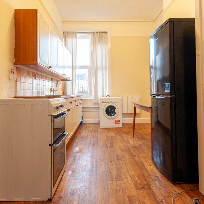 Studio to rent - Photo 1