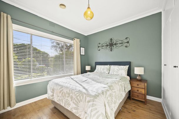 7 Kelvin Avenue, Sebastopol - Photo 1