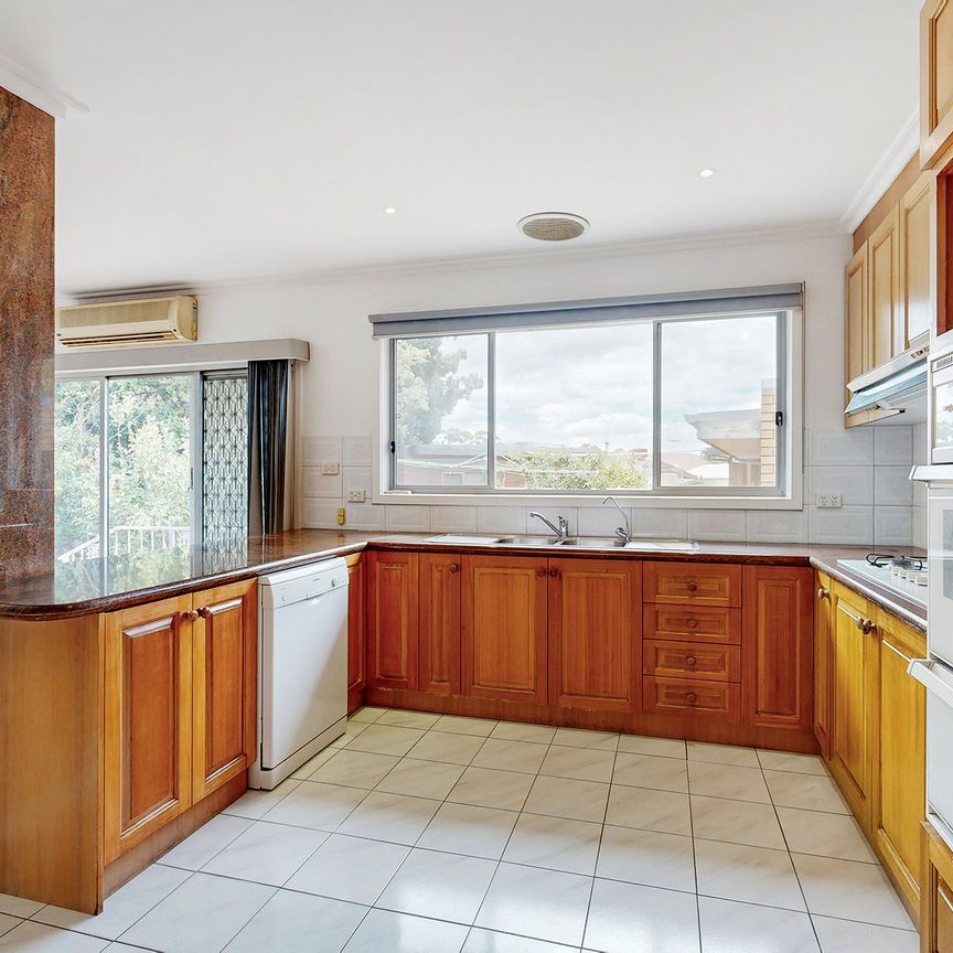 4 Carolyn Court, Keilor Park - Photo 1