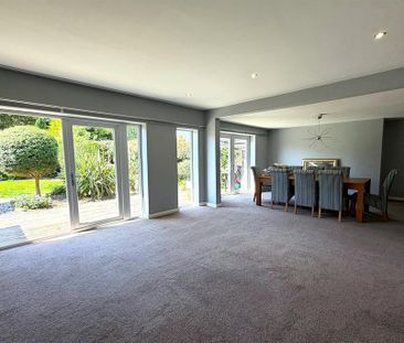 2 bedroom semi-detached bungalow to rent - Photo 3
