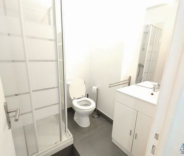 Location Appartement 2 pièces 36m² COURBEVOIE 92400 - Photo 2