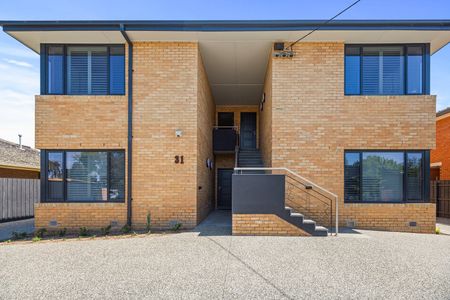 2/31 Peel Street, Kew VIC 3101 - Photo 3