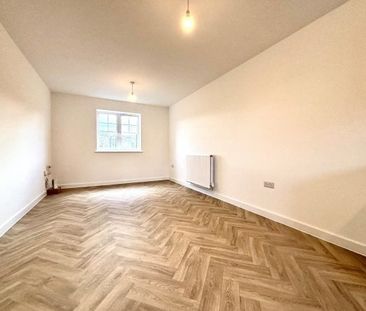 Martins Way, Stratford-upon-Avon, CV37 - Photo 1