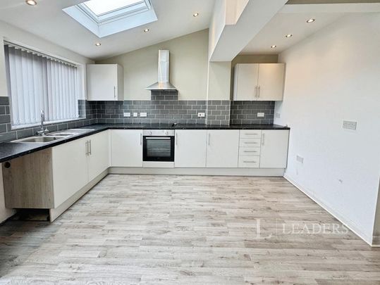 3 bedroom terraced house to rent - Photo 1