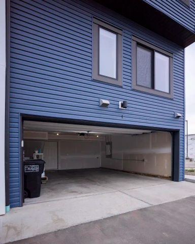 Lakeside Townhomes — Spacious 3-Bed 2.5 Bath Apartment Avaliable Starting at $1895 - Photo 4
