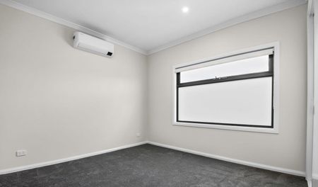 2/12 Stradbroke Crescent, Mulgrave - Photo 2