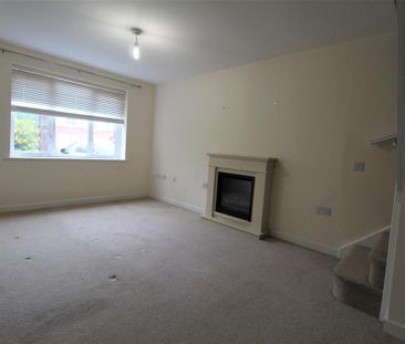 2 bedroom mews to rent - Photo 1