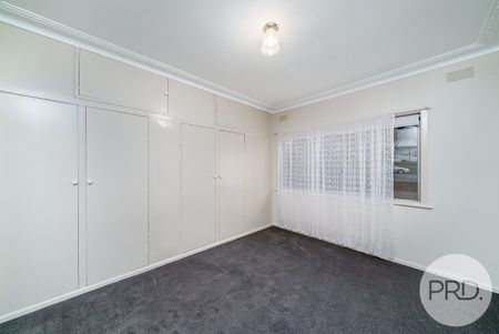 193 Lake Albert Road, Kooringal NSW 2650 - Photo 4