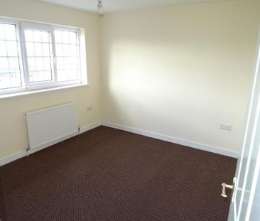 2 bedroom semi-detached house to rent - Photo 5