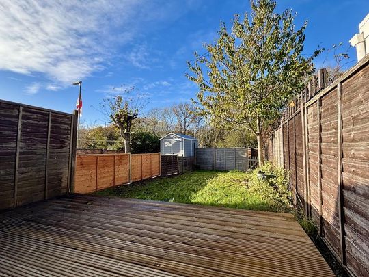 2 bedroom terraced house to rent - Photo 1