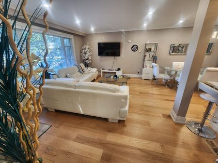 For Lease - 44 Landron Crescent Unit# Main Floor, Toronto, Ontario - Photo 3