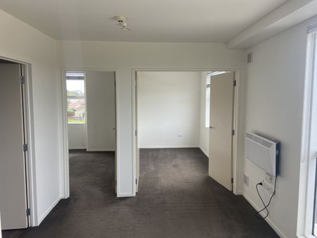 2 bedroom Apartment - Photo 3