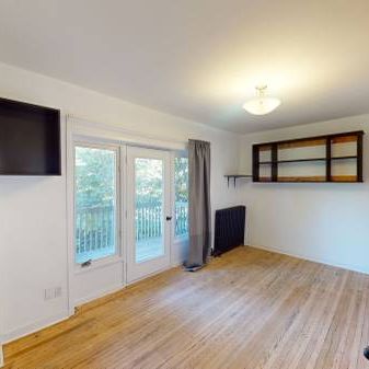 DOVERCOURT RD & BLOOR ST - THREE BEDROOM (ID#642D2) - Photo 4