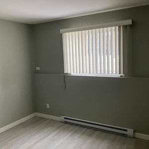 Très beau et paisible 3 1/2 à louer à St-Eustache - Photo 2