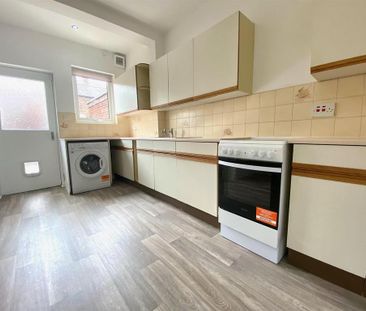 2 bedroom terraced house to rent - Photo 6