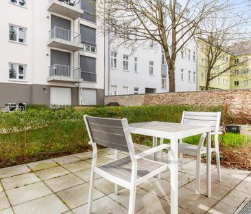 Modern Single Living - Photo 5