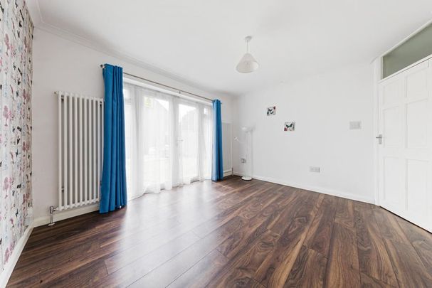 2 Bed Bungalow, Lavender Road, CR0 - Photo 1