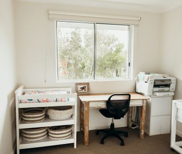 SUN-DRENCHED APARTMENT - Photo 3