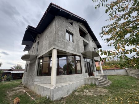 Casă 450 mp, zona Sisesti - Photo 2