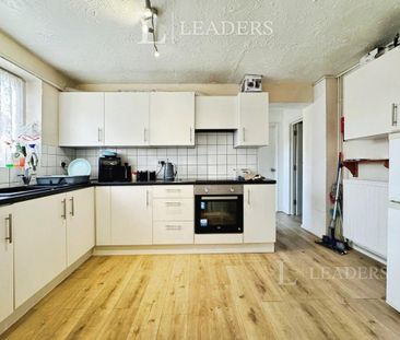 1 bedroom semi-detached house to rent - Photo 4