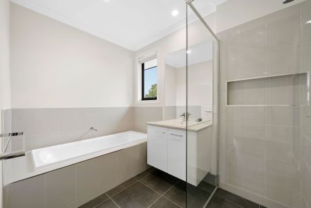 Modern Family Living Opposite Jones Reserve - Photo 4