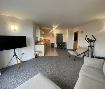 2 bedroom apartment to rent - Photo 6