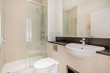 Kingfisher Heights, Royal Docks, E16 - Photo 4