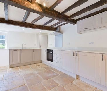 A charming 1 bedroom, period cottage in the heart of Winchcombe. - Photo 3