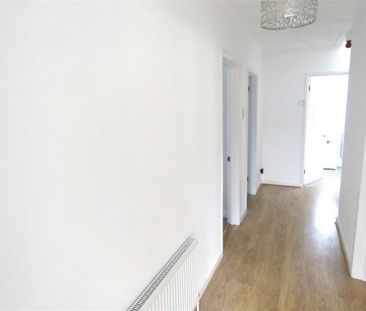 3 bedroom detached bungalow to rent - Photo 1