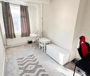 Newhey Road, Newhey, Rochdale OL16 4JY - Photo 6